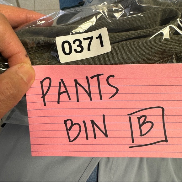 Vintage Arc'teryx Olive Green Utility Hiking Travel Outdoor Pants Size 34 - Picture 16 of 16